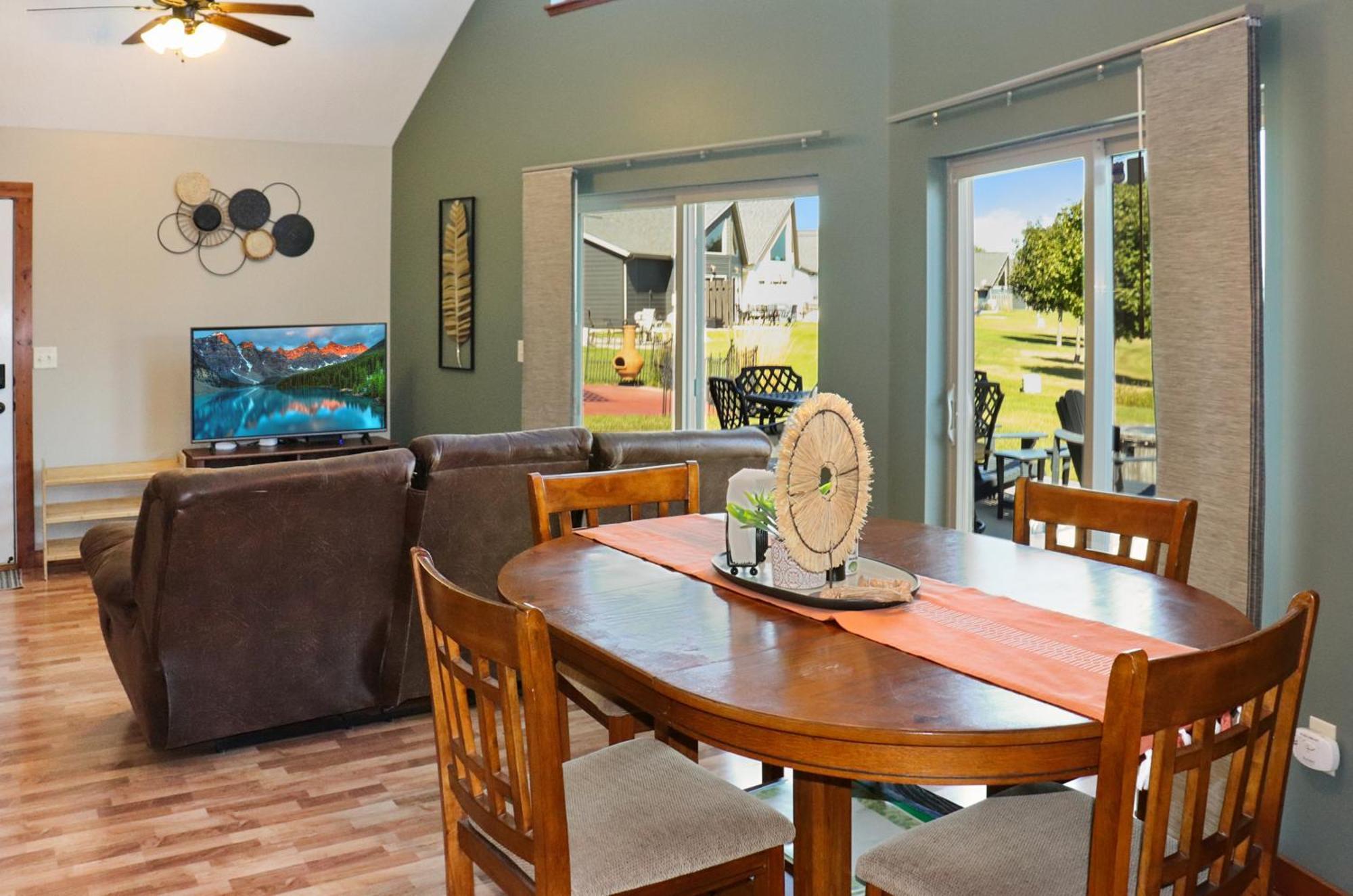 Boho Bungalow On The Pond W/ Hot Tub Arnolds Park Extérieur photo