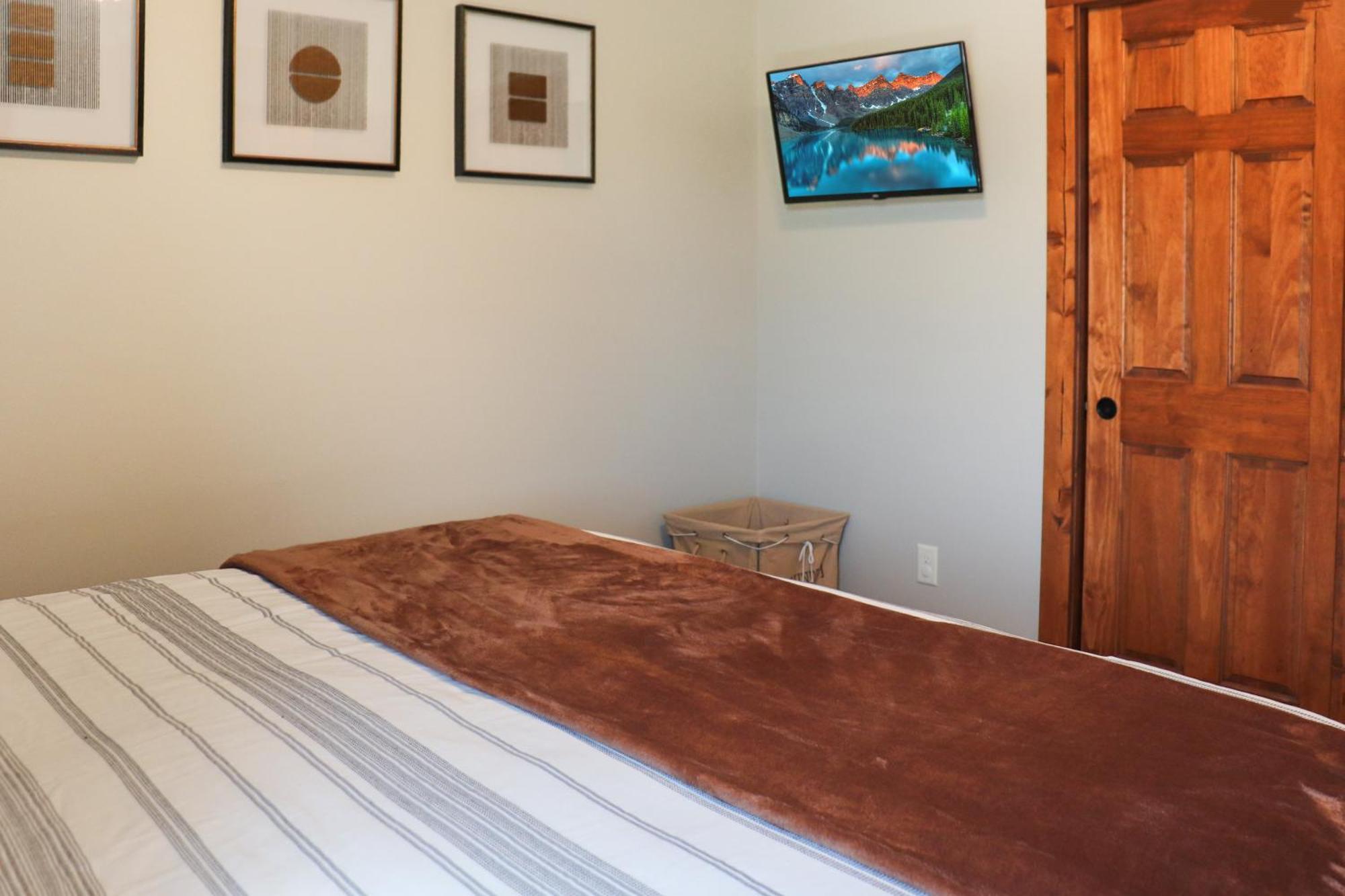 Boho Bungalow On The Pond W/ Hot Tub Arnolds Park Extérieur photo