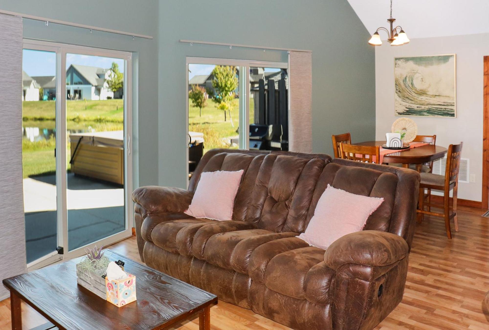 Boho Bungalow On The Pond W/ Hot Tub Arnolds Park Extérieur photo